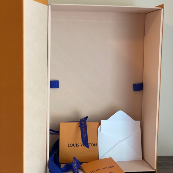 +NWT+ LOUIS VUITTON Flask Holder : Monogram steel / Monogram canvas & cowhide - Picture 16 of 16